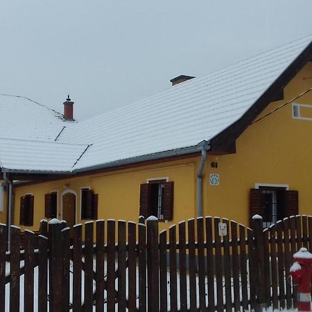 Benko Vendeghaz Hotel Kiskutas Bagian luar foto