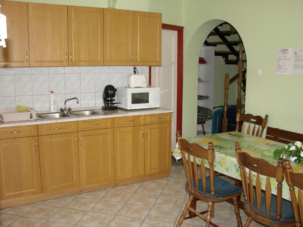 Benko Vendeghaz Hotel Kiskutas Bagian luar foto