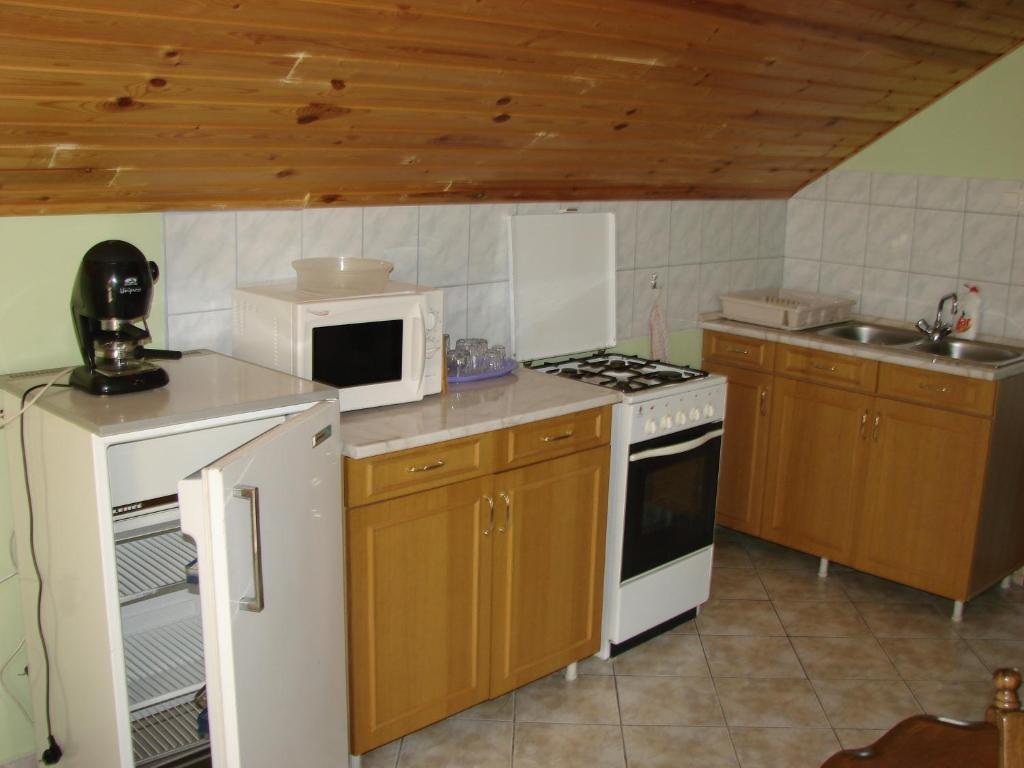 Benko Vendeghaz Hotel Kiskutas Ruang foto
